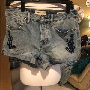 PacSun Girlfriend Shorts Sz 26 Cactus Embroidery folded secure sewn cuff Lt Wash